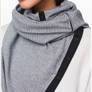 Lululemon Vinyasa scarf/shawl